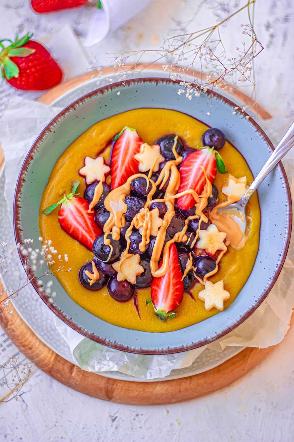 Gluten-free turmeric rice porridge with coconut milk