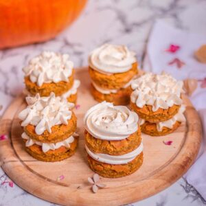 Cute fall-inspired mini pumpkin cakes - gluten-free and vegan recipe