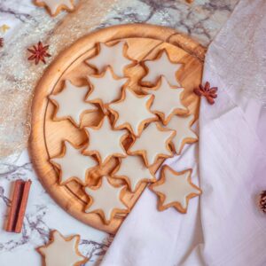 Gluten-free cinnamon star cookies - vegan Christmas recipe