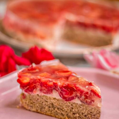 Gluten-free strawberry jelly cake