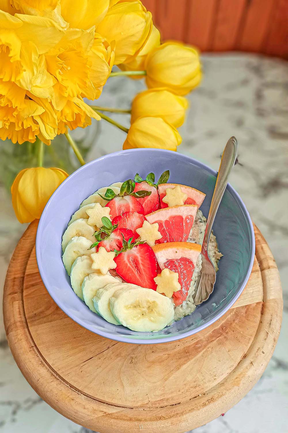 Breakfast vegan coconut oatmeal – so creamy