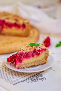 Vegan red currant crumble cheesecake