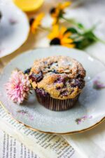 Gluten-free blackberry muffins with chocolate