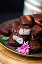 Healthy vegan bounty bars