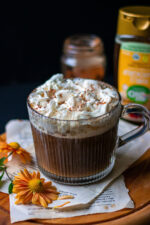Vegan gingerbread latte